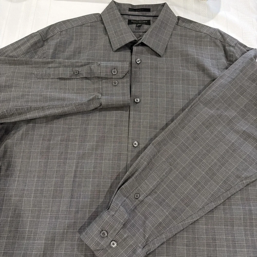 Banana Republic Men's Athletic Fit Wrinkle Resistant Size XL Button Down Shirt